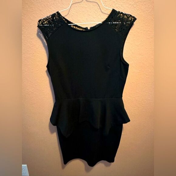 Beautiful black lace one piece dress - Picture 1 of 9